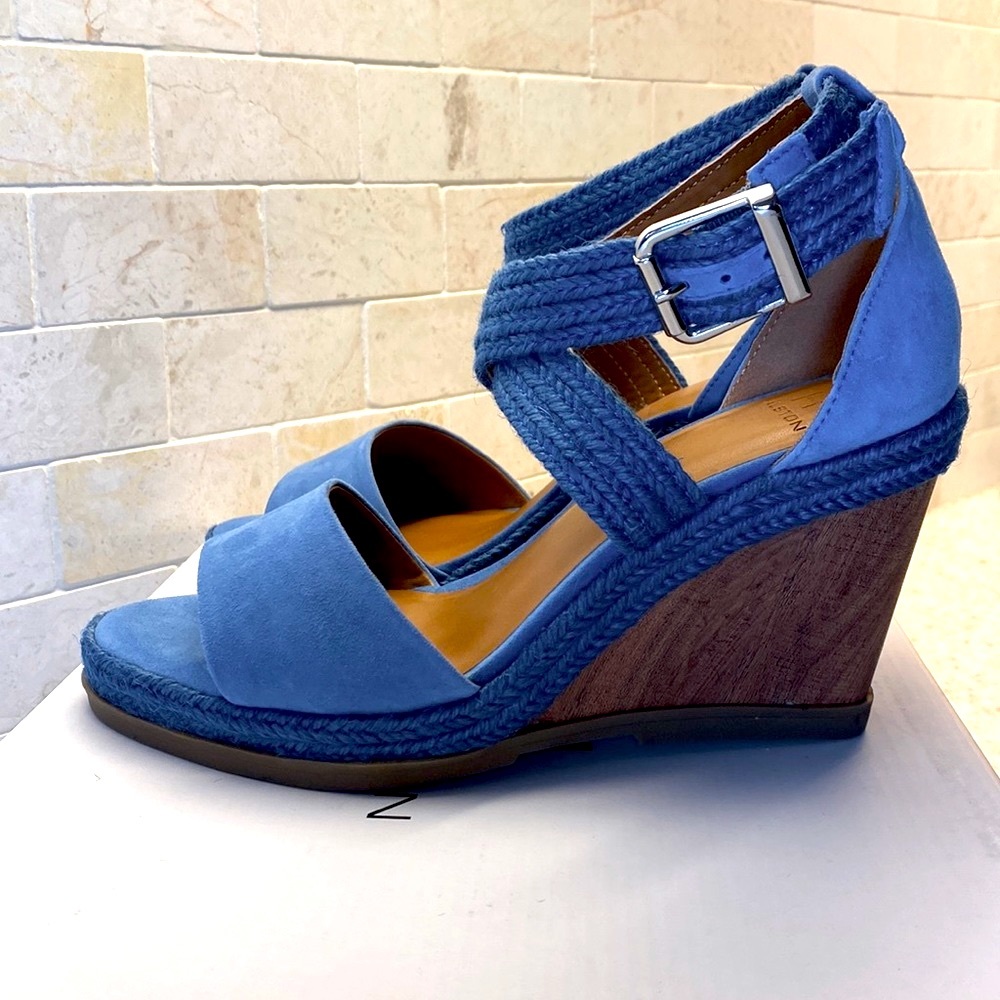 *SALE* NIB Halston 7.5 wedge heels